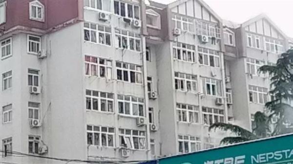 突發(fā)！青島一居民樓發(fā)生爆燃！已造1人死亡，7人受傷！3公里外有震感…